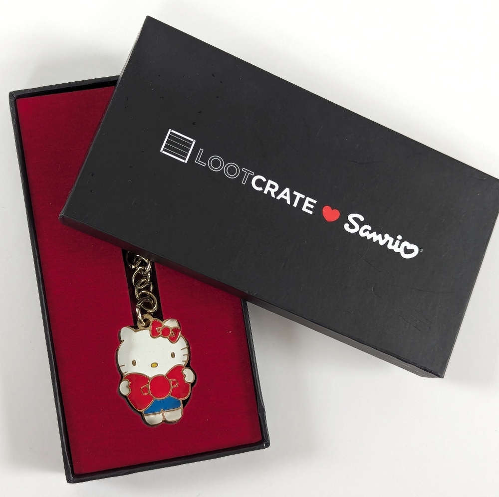 NEW 2016 Loot Crate Sanrio Hello Kitty Enamel Metal Keychain w/ Original Box